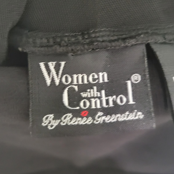 QVC WOMAN W CONTROL PETITE SUEDE LIKE STRETCHY PONTE PANTS. SEE MEASUREMENTS 👀 - Picture 11 of 13